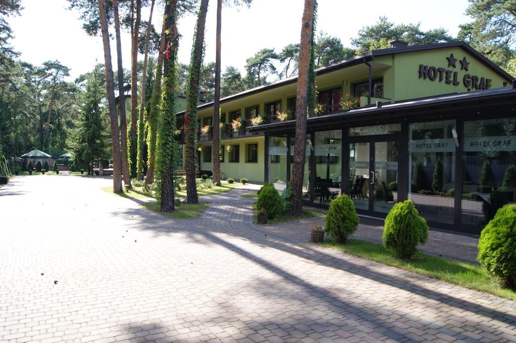 Hotel Graf Łask Buitenkant foto