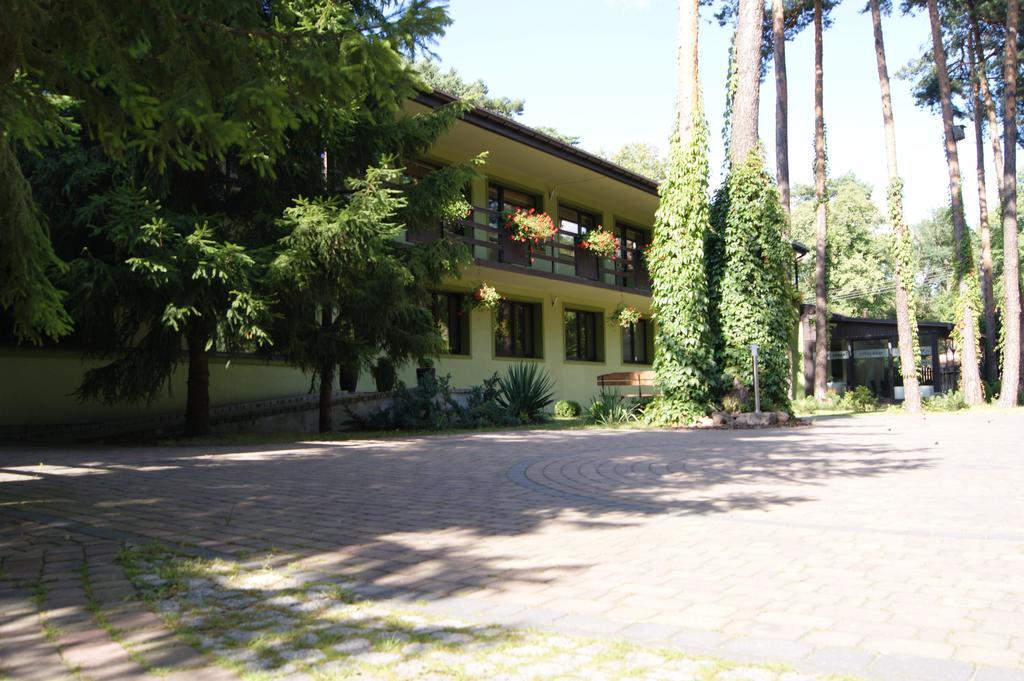 Hotel Graf Łask Buitenkant foto